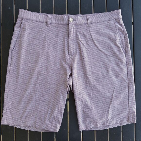Travis Mathew Golf Hybrid 11" Shorts Red Purple Mauve Striped Men's Size 38 - Picture 1 of 7